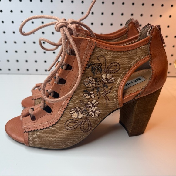 Not Rated Women's Fleura Dress Pump Floral Embroidered Heels Boho Summer Size 8 - Picture 6 of 16